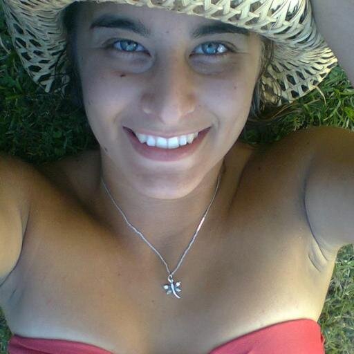 Estudiante de Odontologia, UBA. Que solo estalle tu risa!