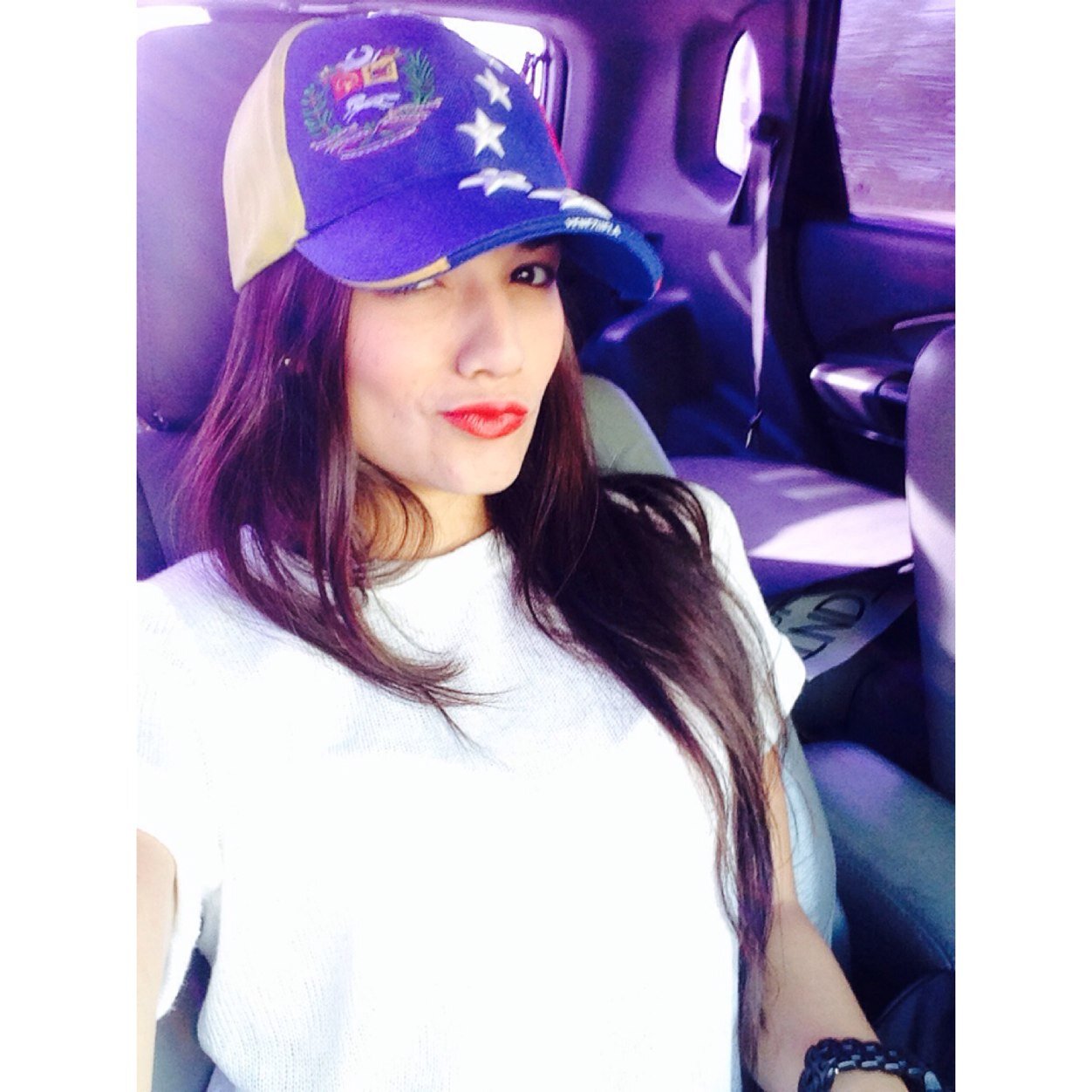 21-Ingeniero de Sistemas ~ MADRIDISTA♥ ~ #YoSoyVenezolana ~Instagram : CleydeDaCorte ~ VenezuelaTeAmo❤️