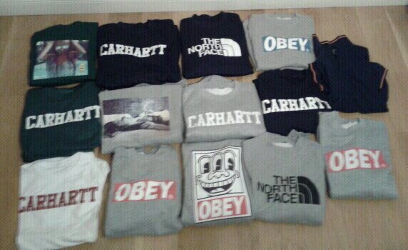 Venta de sudaderas y camisetas