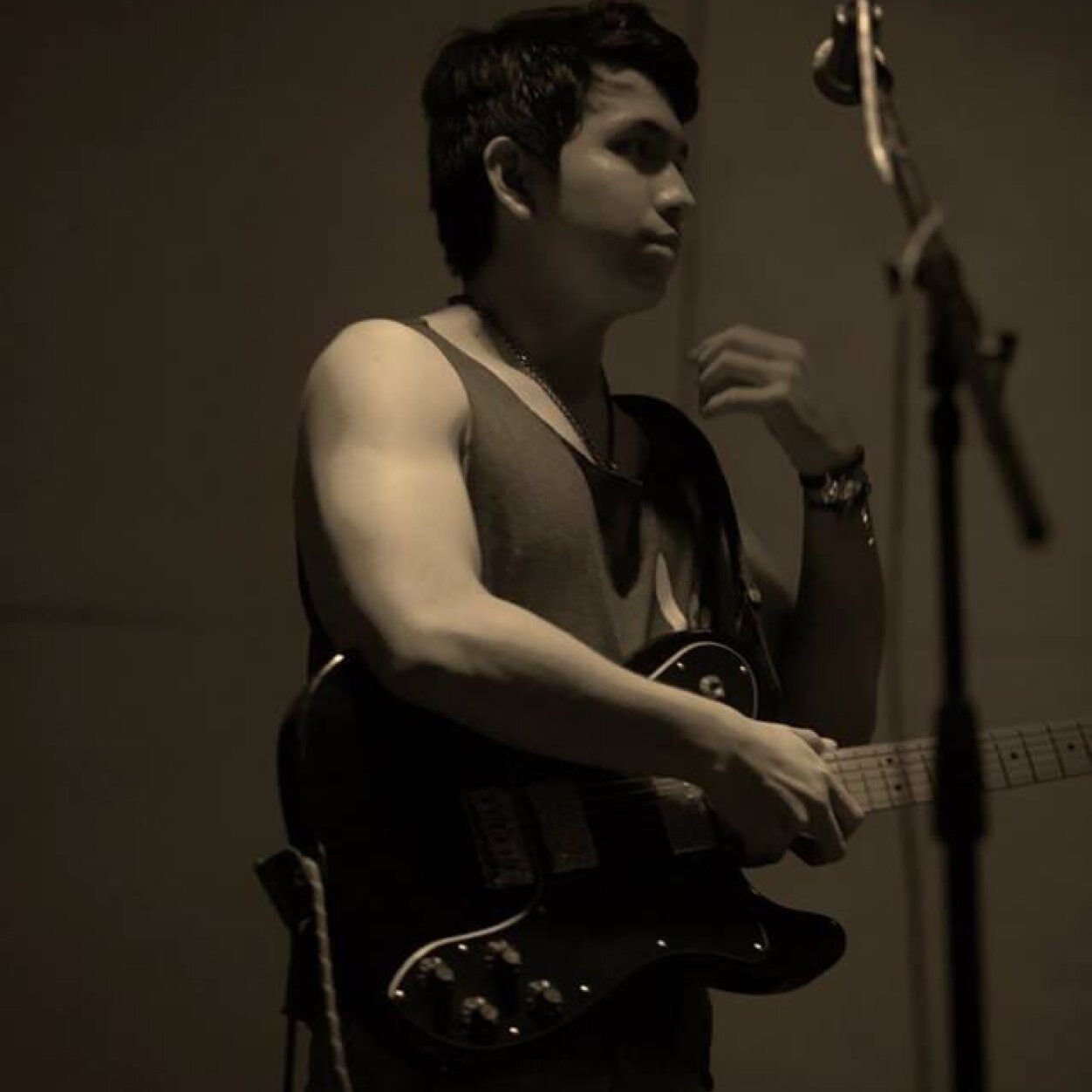 Amante del arte y guitarrista en @AyMariaMusica
