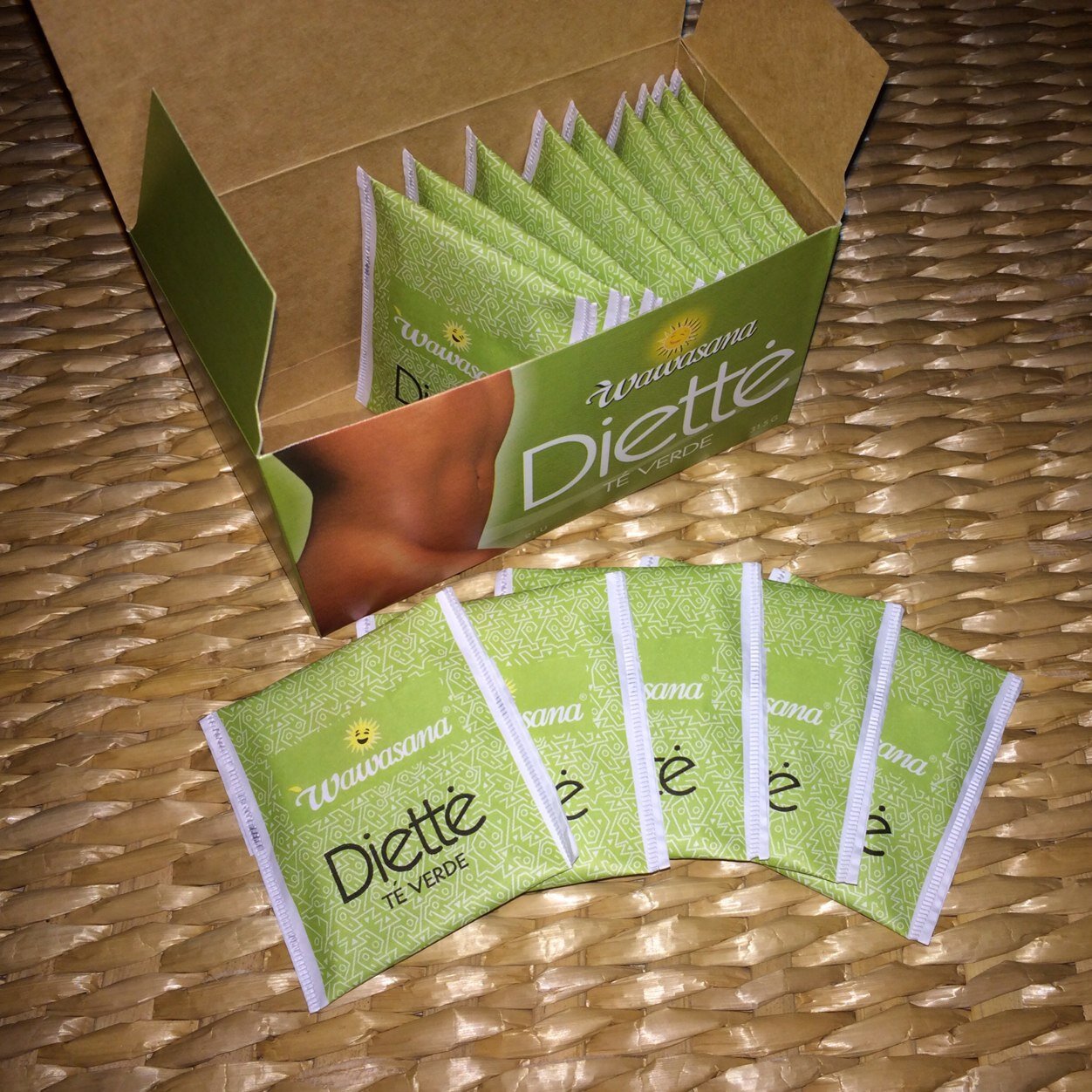 Slimming Green Tea ~ Diette Te Verde ~ Assists with weight loss, slimming and constipation, for men and women, to promote a flat stomach and a toned body.