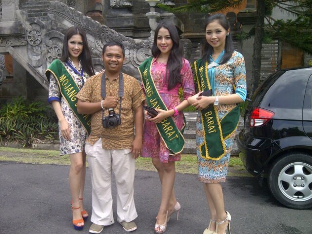 Berdo'a.
Bekerja
BerSyukur