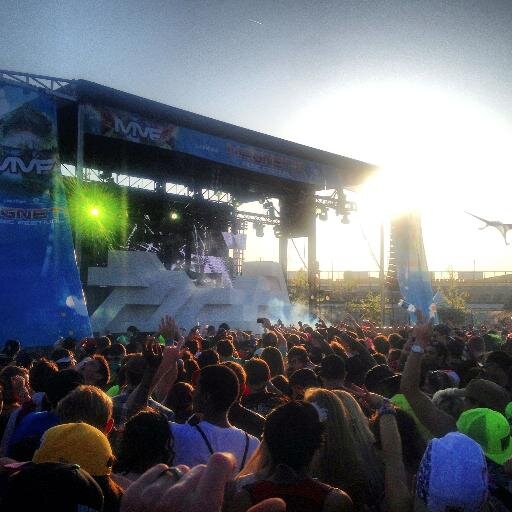 We love EDM. Spread the word, help the world. http://t.co/c0zUxQe4ZL