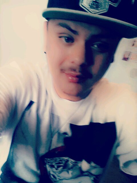 Fernando Gabriel Soria|Fernn|20 year's young|Est.04-11-94|Aries|Music Is Everythang|#TeamMinaj