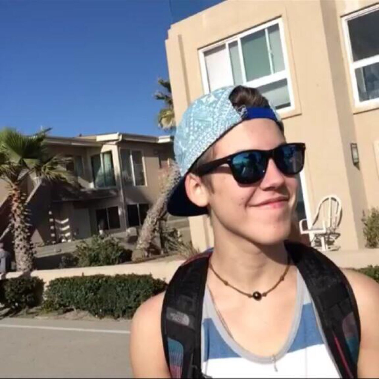This is free follow:) Would you please follow @AwwwEspinosa