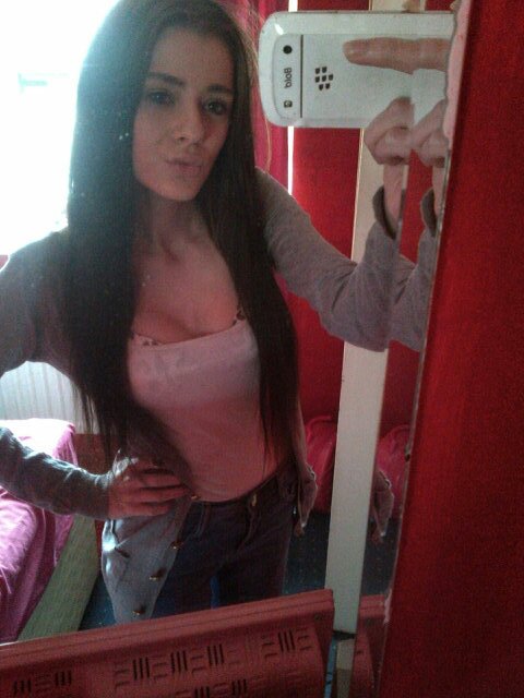 instagram - shannonlouisa97
. sc - shandylouu \\ 16