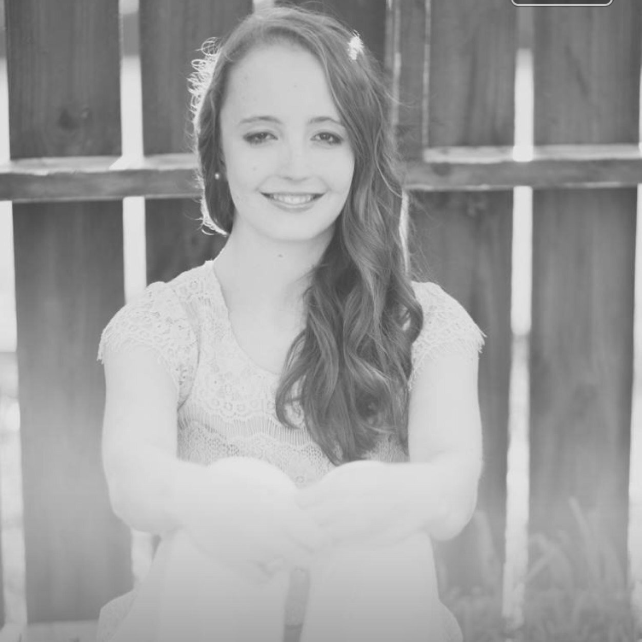 lolobrinks's profile picture. Be pretty if you can, be witty if you must, but be gracious if it kills you. -Elise de Wolfe