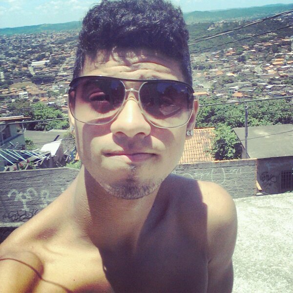 Quem se descreve, se limita (;