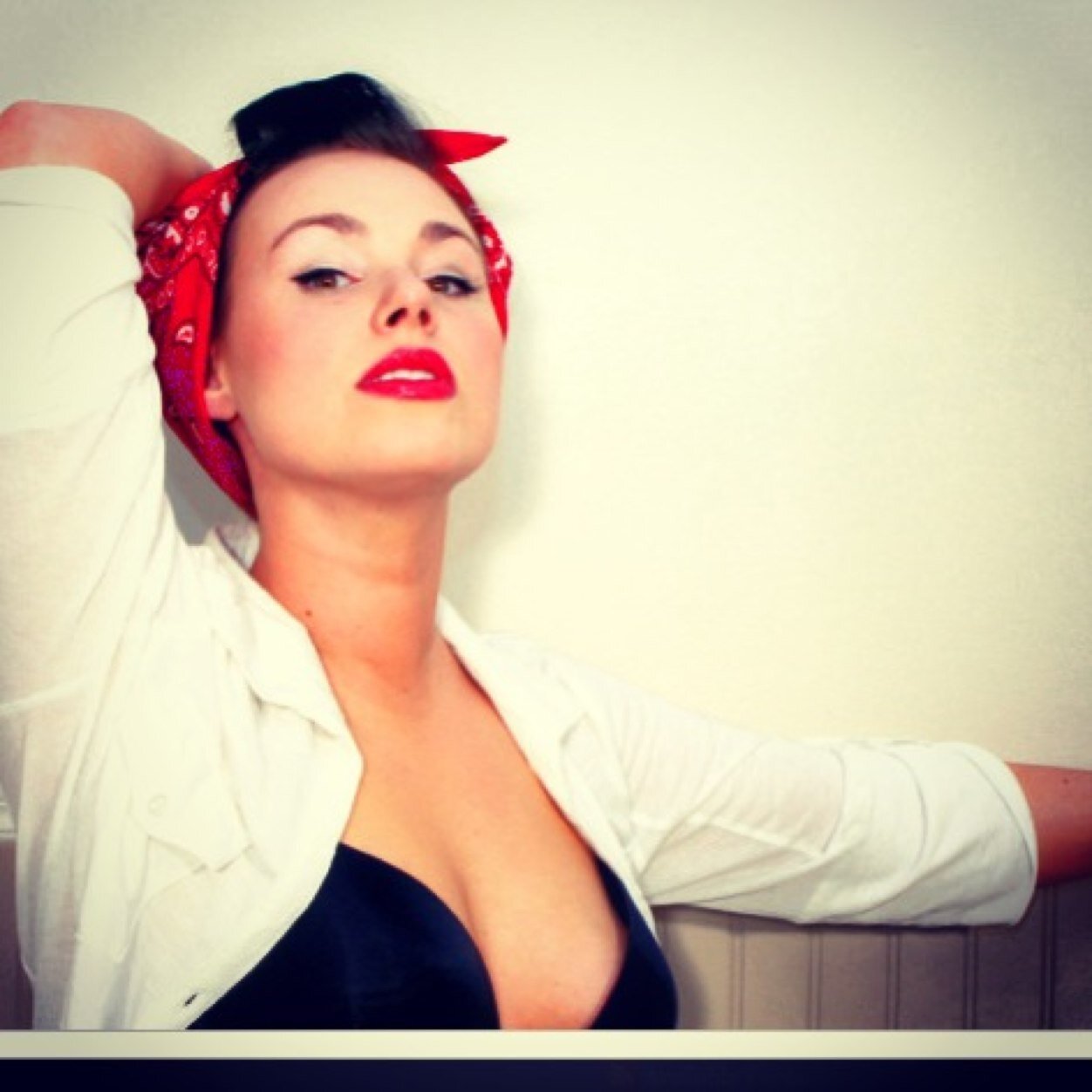 GodjillaChuk's profile picture. I like science, gin and anything hilarious.