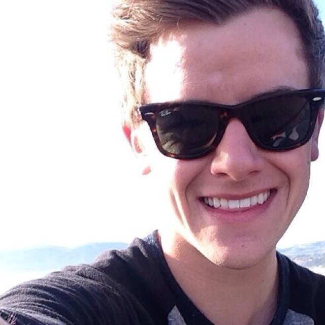 frantawayho's profile picture. connor franta fuels my being sometimes 5sos makes me cry 0/6 0/4 0/5