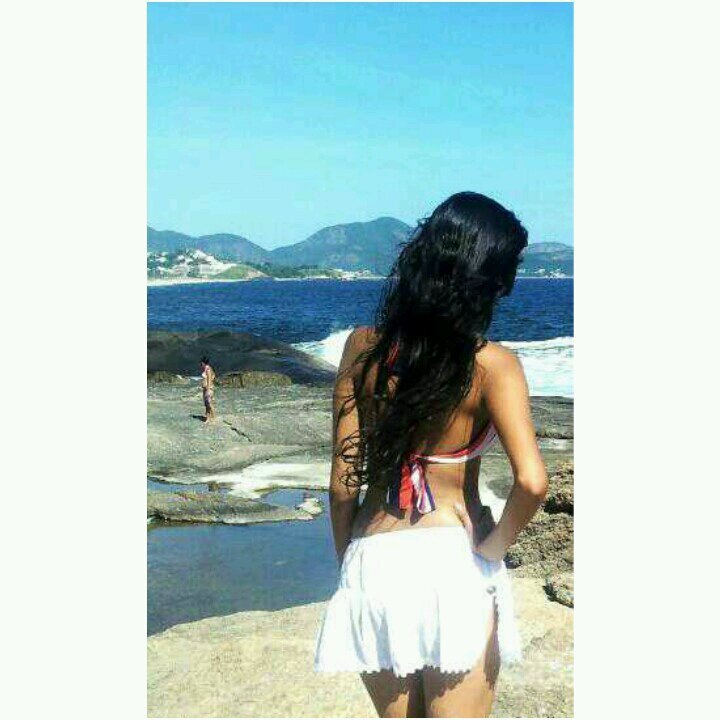 E se disserem que o amor
enfraquece com o
tempo, diga a eles que o
tempo não existe ♥