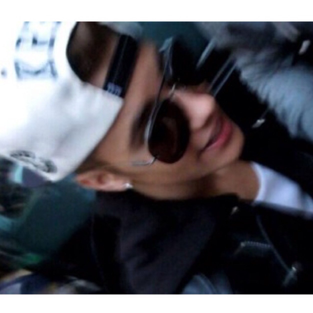 Belieber❤ met justin 03/30/2014
