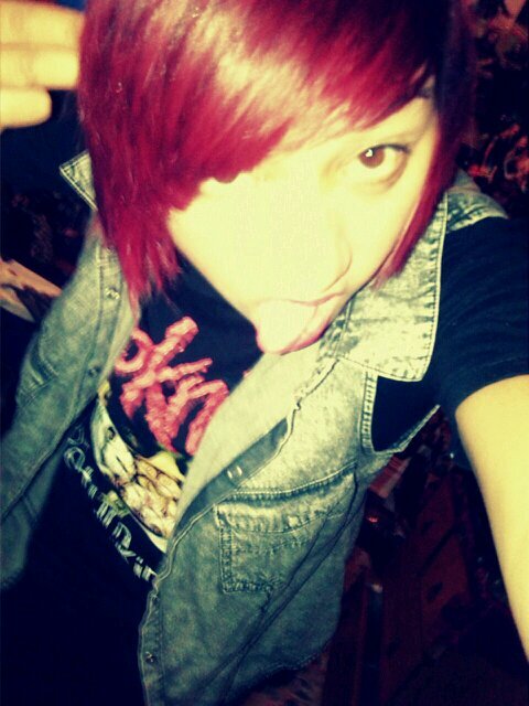 Asking_Manny's profile picture. I luv scott pilgrim vs the world  way too much.  I listen to AA PTV OMM BMTH BFMV SS SWS BVB constantly cause music is everything..x