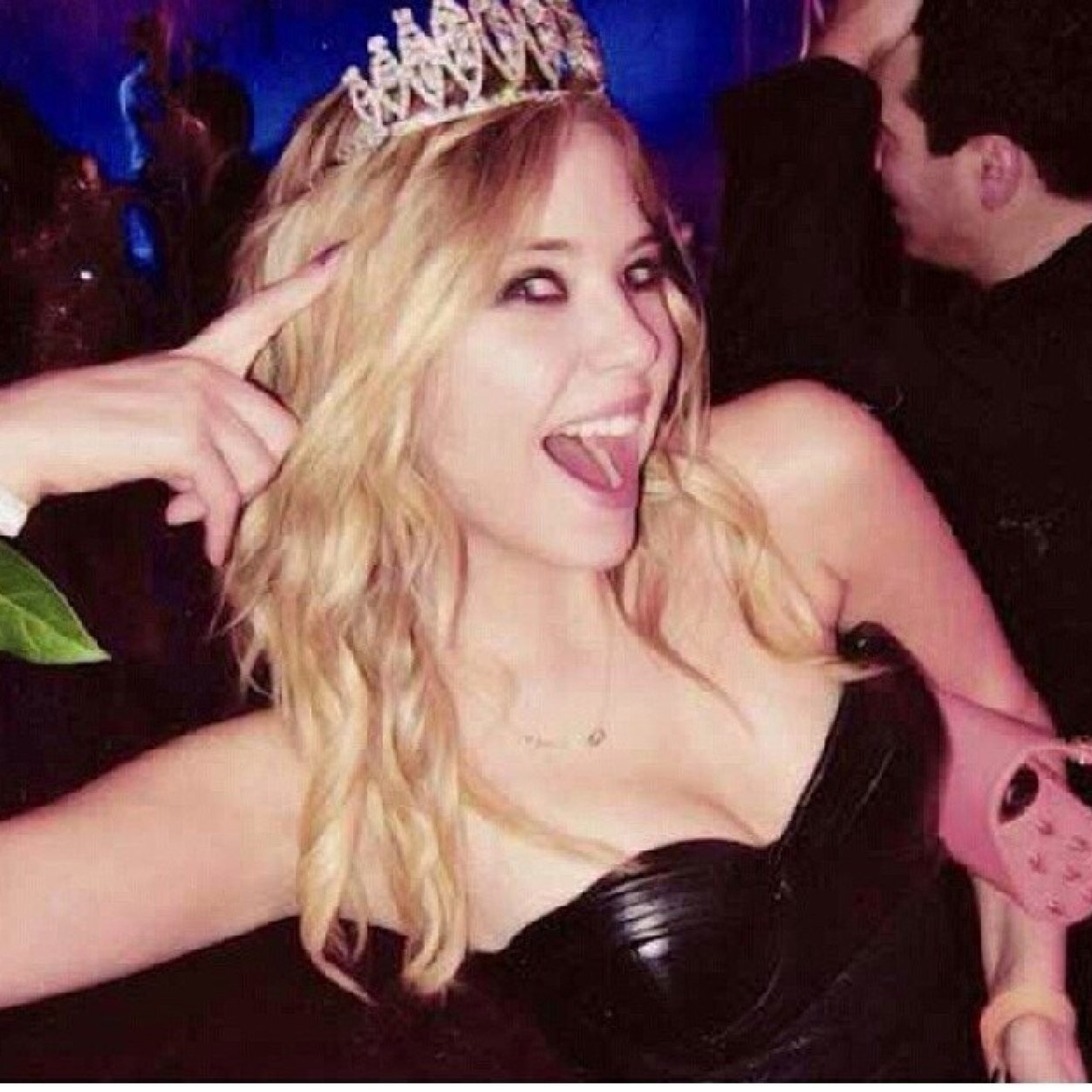 fakingashy's profile picture. single/bi/rp