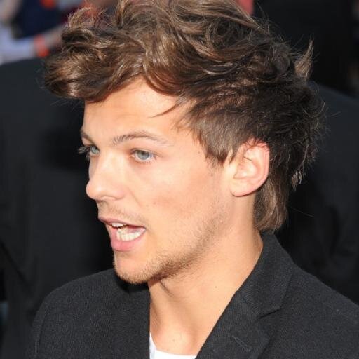 Please follow @mytommo1D bc she gave you a free follow