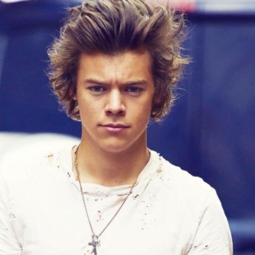 Please follow @mytommo1D bc she gave you a free follow