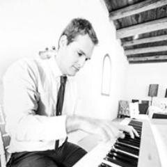 I am the Cape Town Piano Man, doing gigs all around town. I provide background piano music at your special event. @GertLoubser. Bookings: gert@gertloubser.co.za