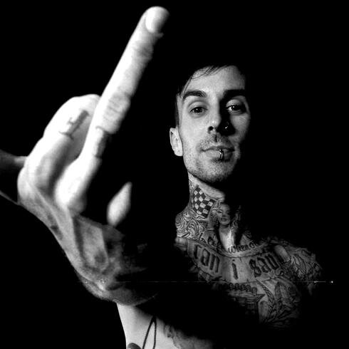 traviisbarker_'s profile picture. Put me up in front of a million people and ask
me to speak. I'll flop. But put me behind my
drums and I'll always go with it. #punkrockmusician