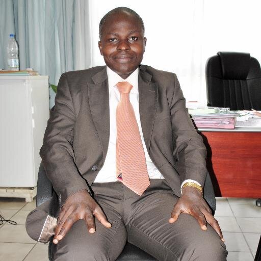IVOIRIEN
FORMATION UNIVERSITAIRE: SOCIOLOGUE
FORMATION PROFESSIONNELLE: ENA, ABIDJAN, GESTION HOSPITALIÈRE