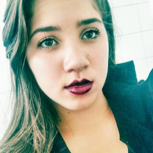 @Existem pessoas que são essenciais, dessas que você fica mal só de pensar na possibilidade de ficar sem elas.@