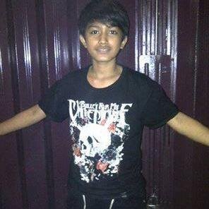 pergi hilang dan lupakan gua gk suka cewe lebay