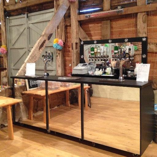 Free mobile bar throughout the West Midlands available for any type of event including weddings and parties. Book early to avoid disappointment.