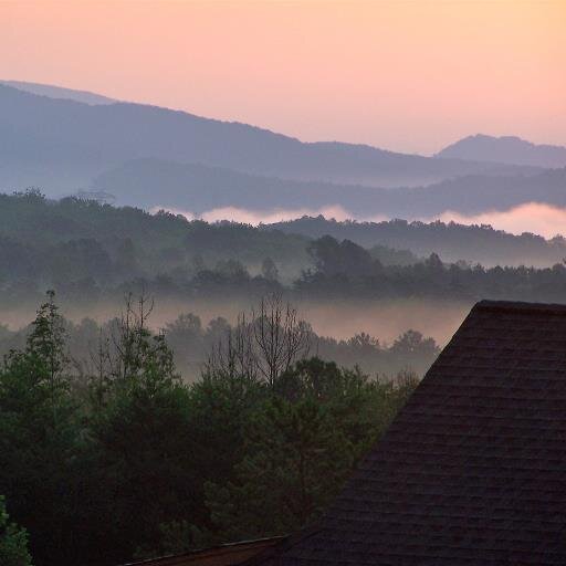 Boutique Upscale Bed & Breakfast Lodge located in Upstate SC Blue Ridge Mountains.  Close to Clemson, Greenville, Atlanta, Asheville.  Five Star Trip Advisor.