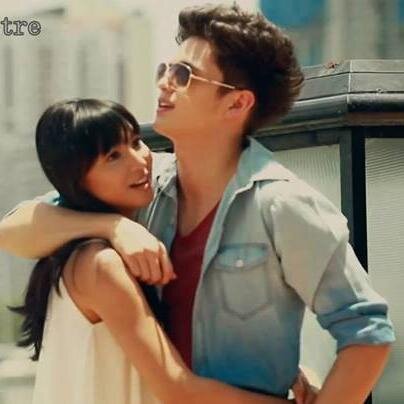 We lovely support our own @jamesxreid & @hellobangsie
#DiaryNgPangit is now on cinema's :)