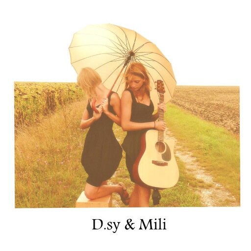 D.sy et Mili est un duo artistique au concept musical gémellaire.