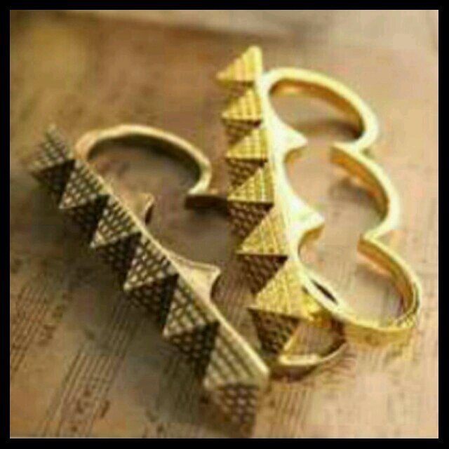 Sparkling Jewel Boutique offers stylish, trending, and fashion forward accessories for all events and occasions. Hope we satisfy you fashion needs!