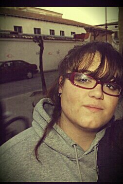#VF.Ni agusto,ni adigusto.Especialista en aquello que no vale para nada.OneLove.Give me ganja please!