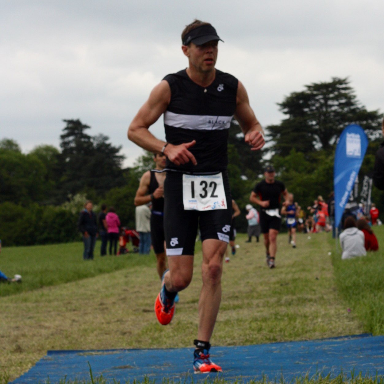 howesash's profile picture. Swim, bike but mostly runner. Black Line Londoner. All views expressed are my own. @blacklinelondon