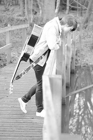 Official UK Fan Group for @AnnieMayAdams. Singer/Songwriter