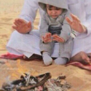 ‏‏‏لستّ بالفلسفهِ بمآ يسمى افلآطونيُ ولا بالهوى مولع بقصصَ قيسِ ولاكن اعشق الحرف عشق يضآهي حروفُ نزاريهً