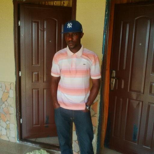 I'm cool and easy going guy.kind of shy but fun to be with