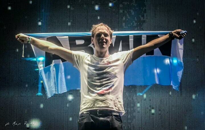 Campaña oficial para que @arminvanbuuren nos haga revivir el hermoso 1/03/14