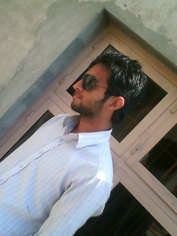 HumzaQa's profile picture. 