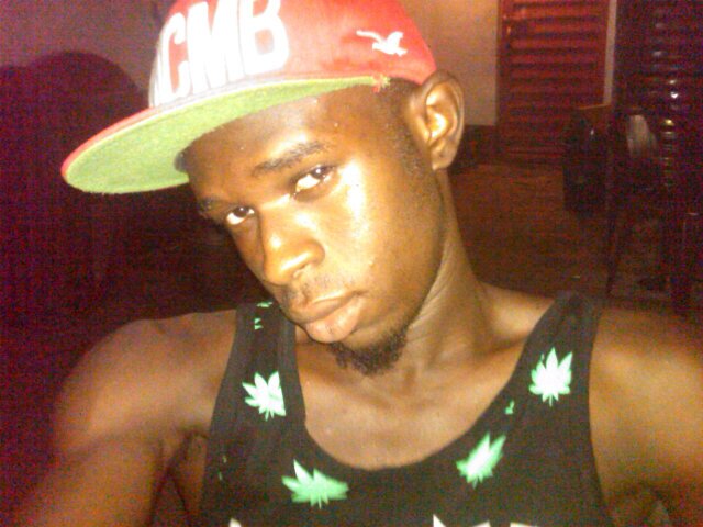 iam_young_v's profile picture. I go by d name young v ,am an artist by profection big shoutout to u jst coz am glad u're born  to play.dat wats up