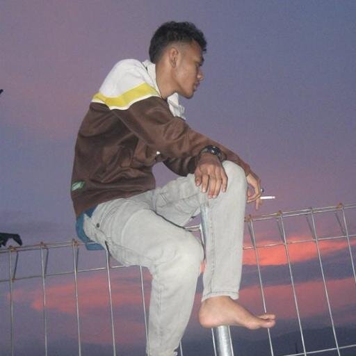 Akun baru! Si gigi kelinci dan bermata coklat B-)