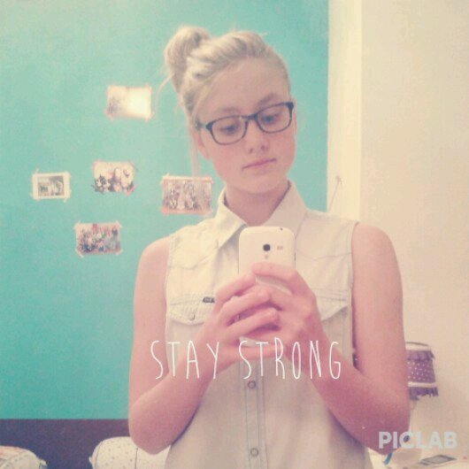 XlisaklippeX's profile picture. ♡ Roos, Kim, Anika♡