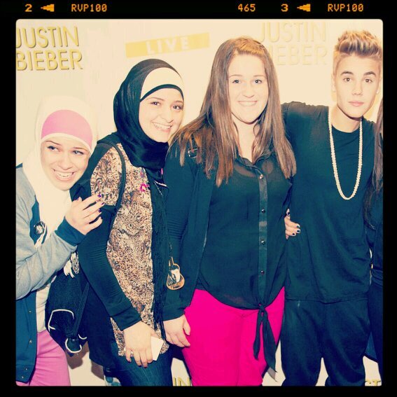 met justin 11/21/12. Bieber or die