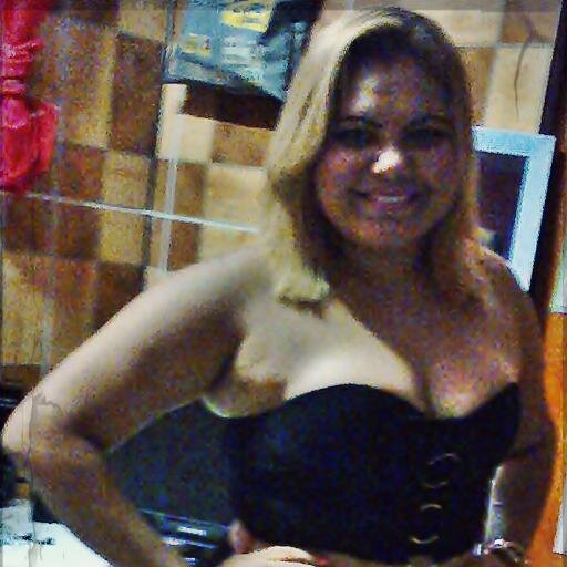 Vivo um dia de cada vez. E viver dessa maneira significa a cada dia se alimentar de forças para viver, para correr atrás daquilo que realmente é importante..