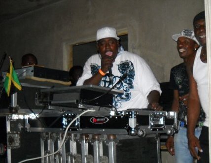 Bermuda's #1 Vibes Dj/Selector. You want ya party be epic hit us up.