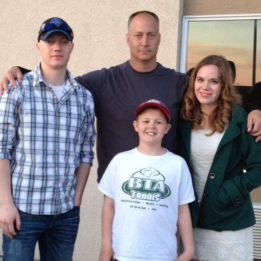 Montana born and raised. Proud father, grandpa, son, brother. Ex-newspaper guy, now enjoying helping folks experiencing homelessness. Baseball fanatic ⚾️