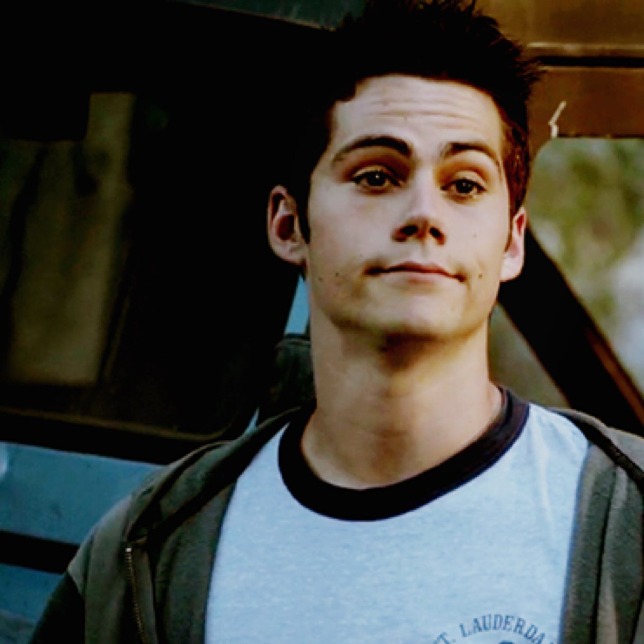 My nonbiological brother is @McCallTheAlpha. I promised not to make dog puns as long as I'm not dog food. Being fed by @AlliisonArgent (Wife) ||AU|Stallison||