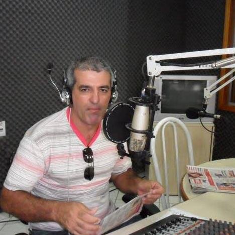 Sou radialista, escritor e palestrante motivacional.
E-MAIL: celsolima-cronicas@hotmail.com