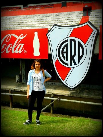Green Day,Blink 182,Avenged Sevenfold,Metallica,Slipknot,Linkin Park,Rammstein,Simple Plan,Limp Bizkit,Evanescence, MCR, Glee :D
♥ River Plate - Chelsea FC ♥