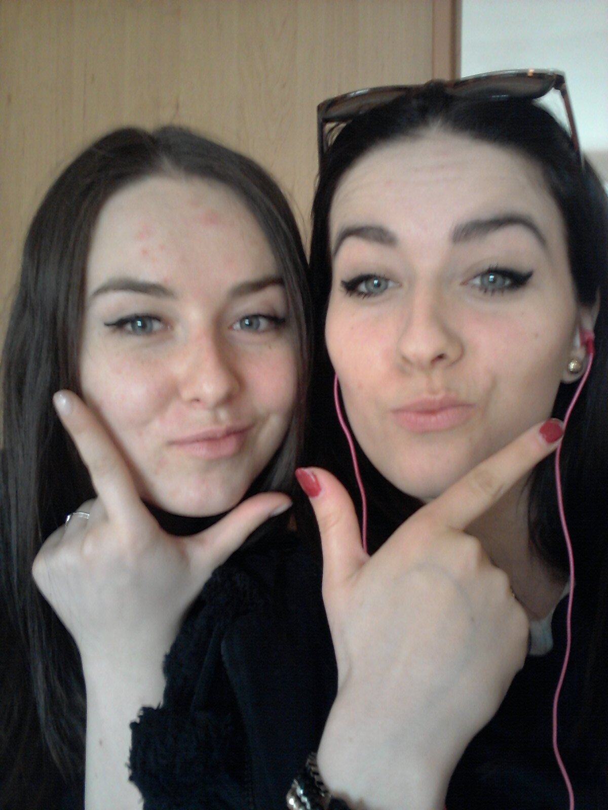 Sandra,20. | love music, singing and dancing ... this all my life. |
follow4follow | http://t.co/rK17HsuPEQ    http://t.co/4WieDmiHEW