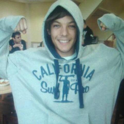 This boys is amazing! Don´t deserve to be criticized... He deserve to receive love and respect!