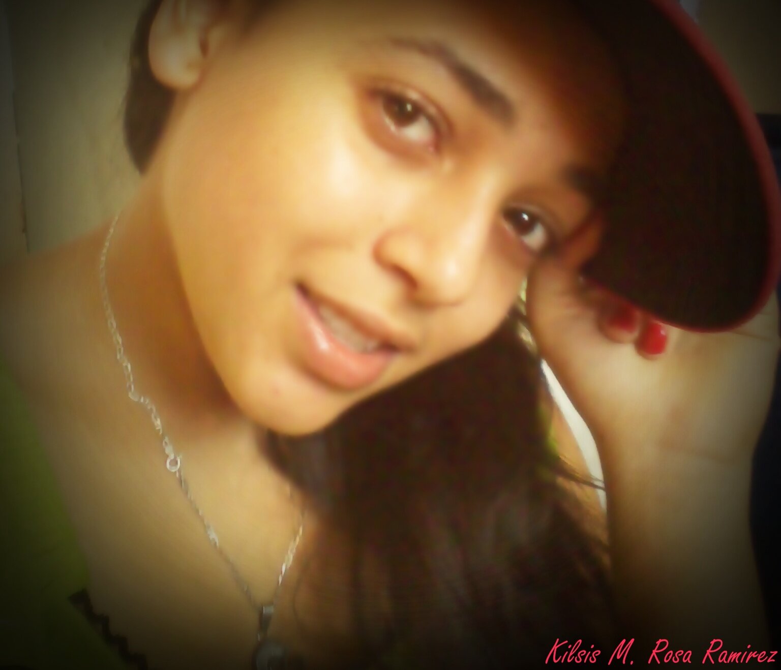 Soy sencilla, cristiana radical, amante de la musica y alergica a la hipocrecia!